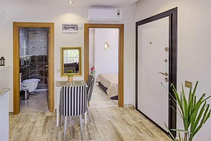 Garden Suite — 3